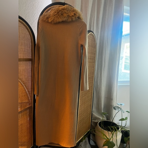 Brand new Show Me Your Mumu sweater with fur collar - Picture 2 of 3